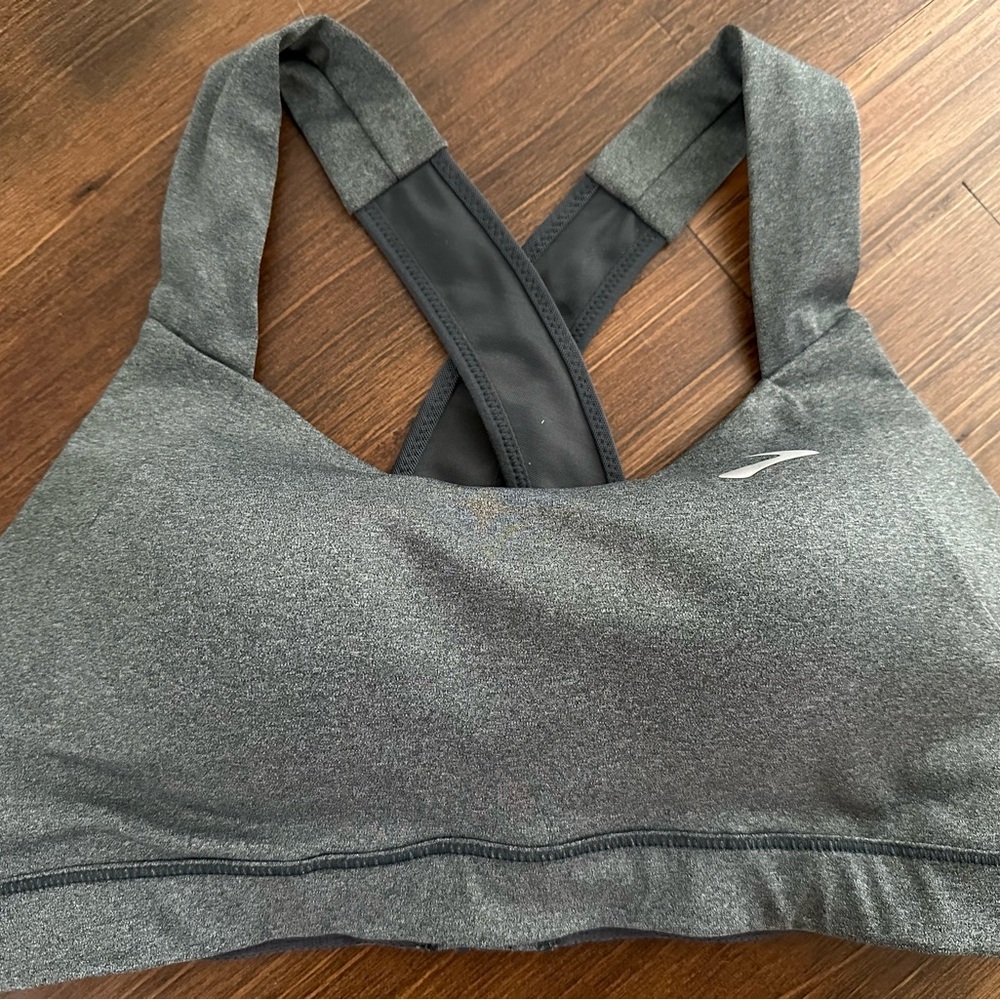 Brooks cross back sports bra